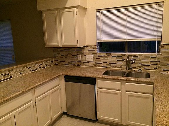 5th image of 1710 Regal Blue Ct