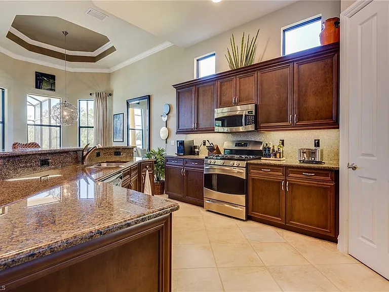 6215 Brunello Ln — Photo 8