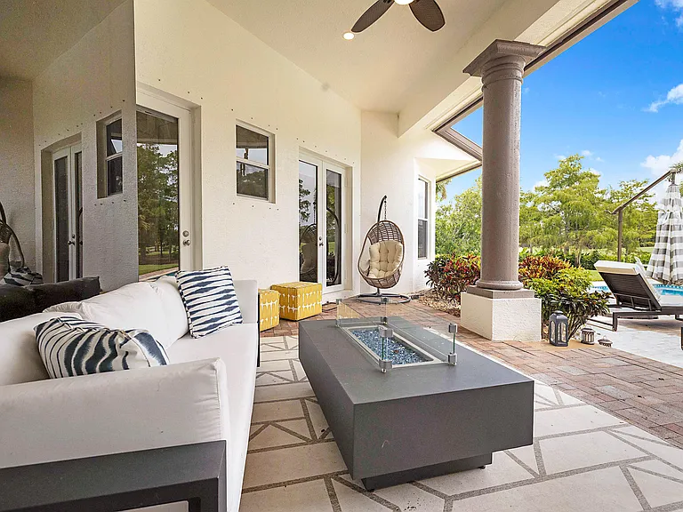 1296 SE Colony Way — Photo 45