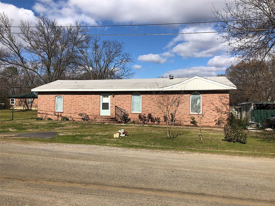 1st image of 108 W Bryan Ave