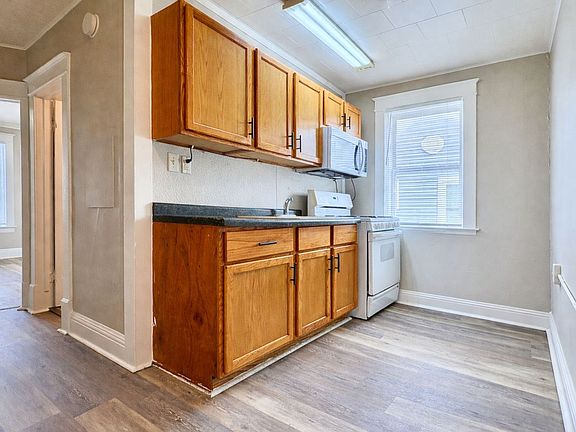 2nd image of 1113 Lincolnway W #2