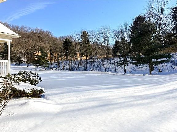 5th image of 35 Alice Cir