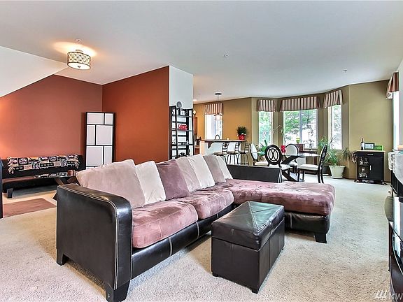 3rd image of 1693 Burnside Pl Unit A