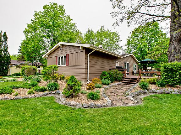3rd image of 15464 W Cherrywood Ln