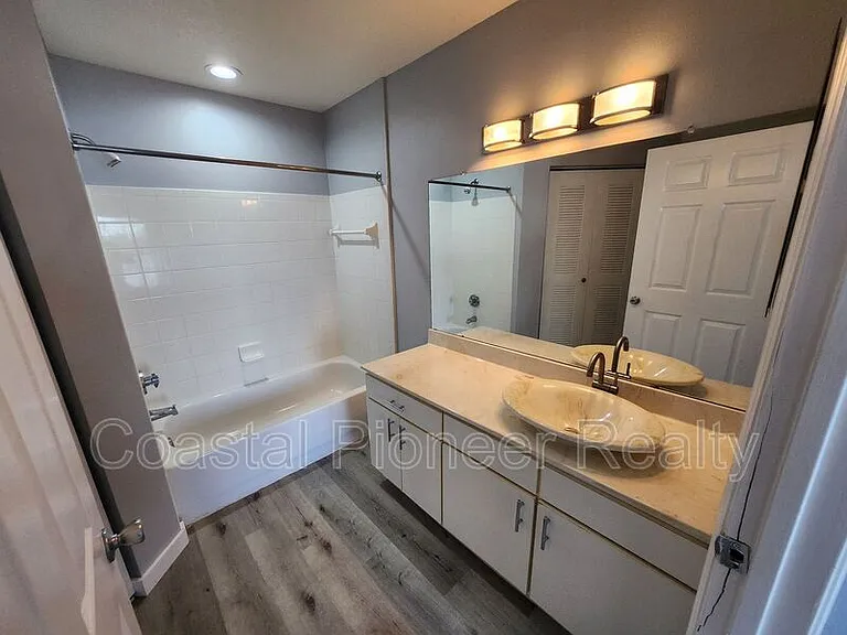 9232 Lake Chase Island Way — Photo 27