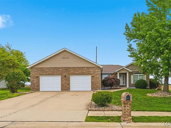 4th image of 400 Mockingbird Ln