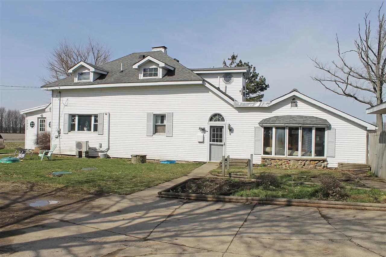 4002 N Smith Rd photo 1