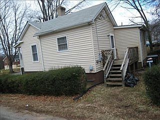 2nd image of 204 Ross St