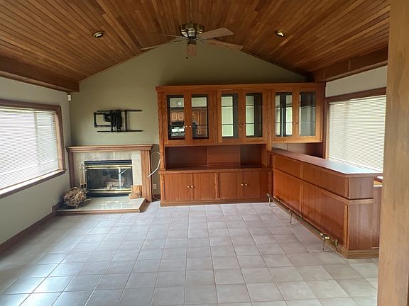 4th image of 25938 Margaret Ave