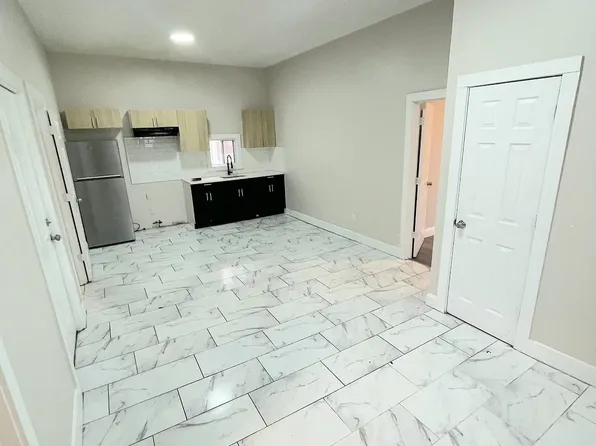 225 12th Ave, Newark, NJ