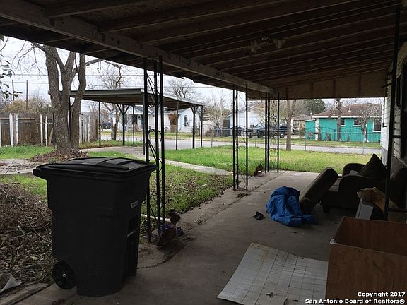 3rd image of 602 Emmett Ave