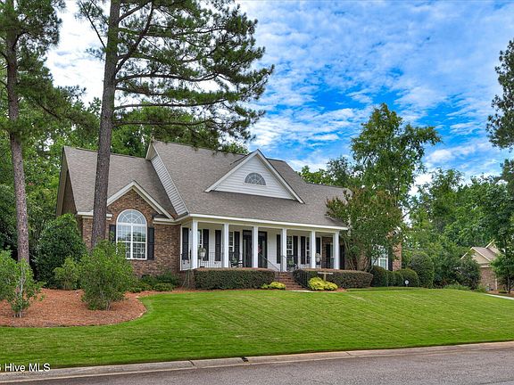 2nd image of 211 River Wind Drive