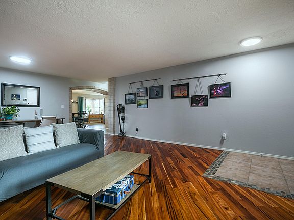 4th image of 10408 Calle Alma NW
