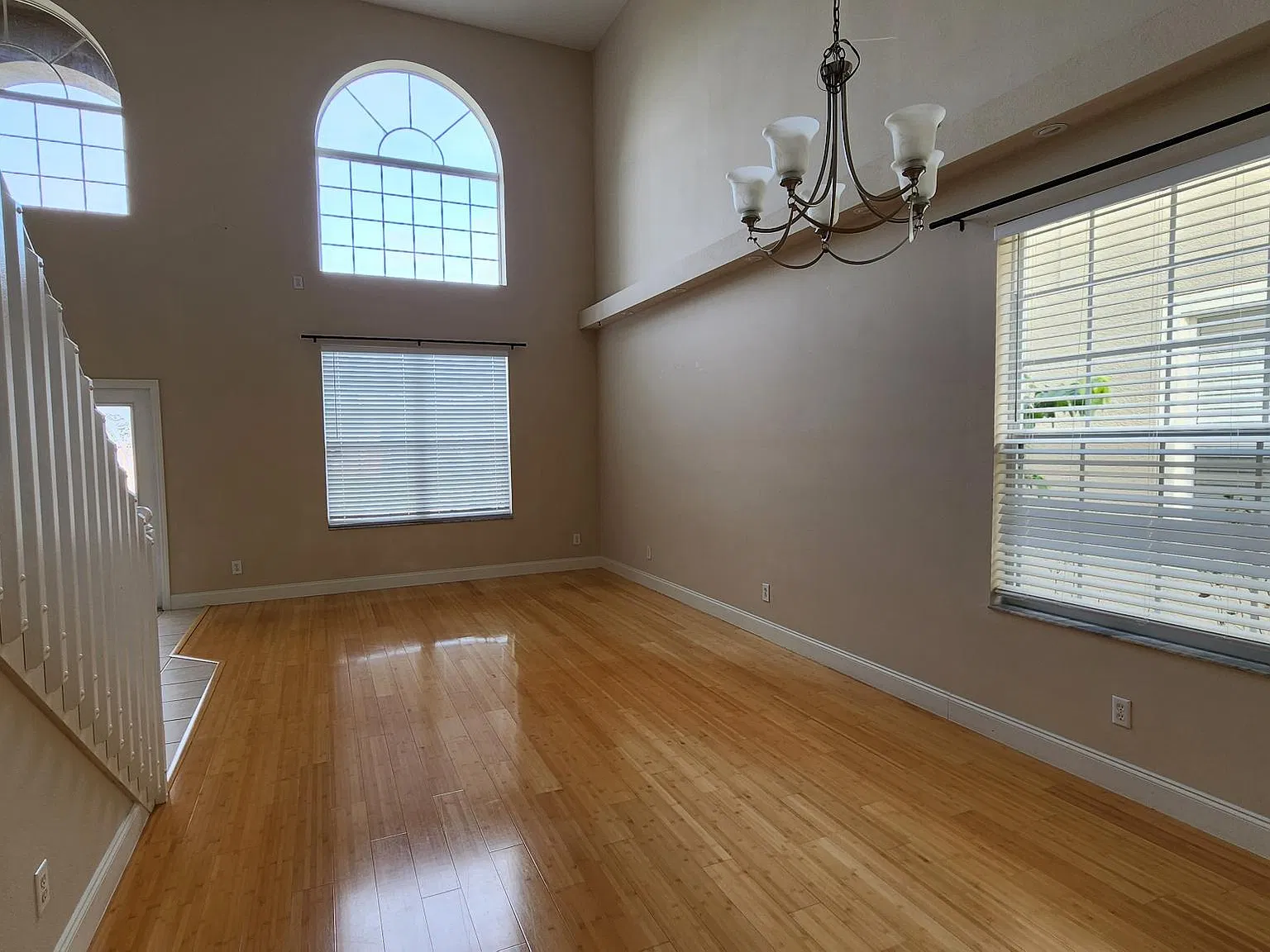 4 bed, 3.5 bath, 3355 sqft, $2,950 — Photo 4