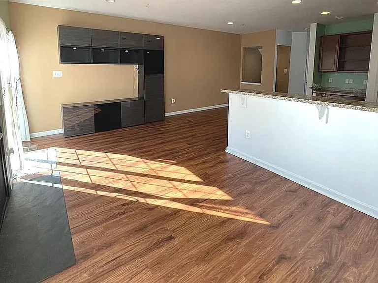 4 bed, 3.5 bath, 1680 sqft, $2,500 — Photo 4