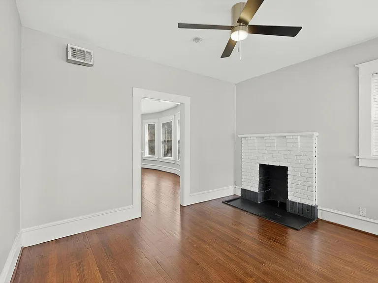 1000 N Carroll Ave — Photo 6