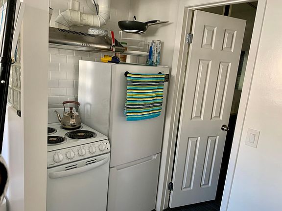 5th image of 1517 Harvard St APT 9