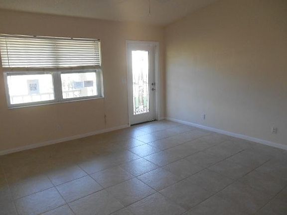 5th image of 18951 SE Suddard Dr