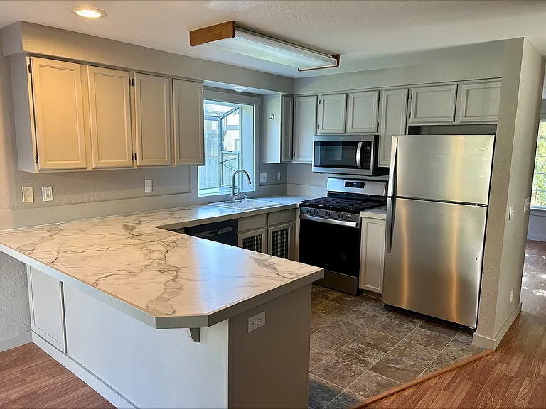 3244 Partridge Ln — Photo 3
