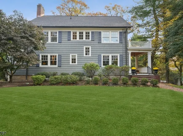 21 Fernwood Rd, Summit City, NJ 07901