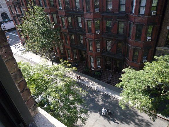 4th image of 215 W 83rd St APT 6B