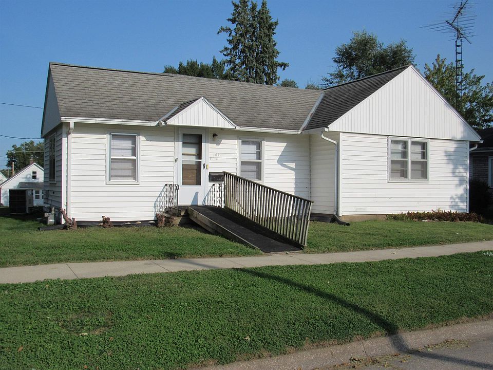 1st image of 109 N Dearborn St