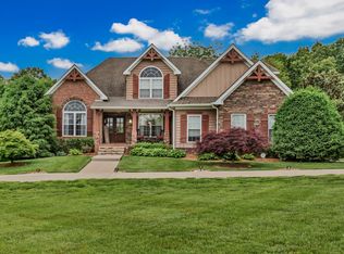 900 McClure Rd, Clarksville, TN 37040