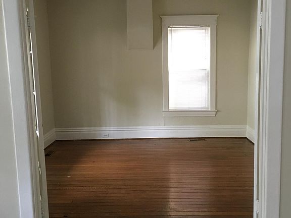 4th image of 168 Forest Ave #1