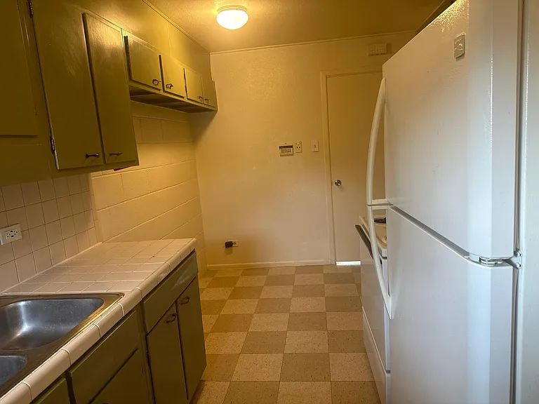 1402 Clark Blvd #10 — Photo 6