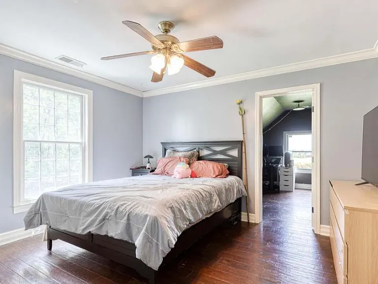 1097 Underwood Rd — Photo 47