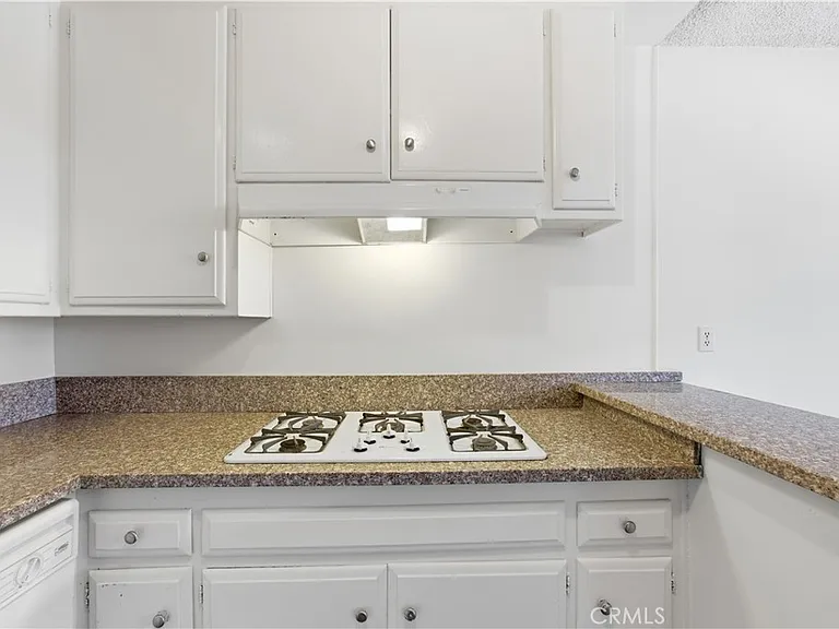 5168 Yarmouth Ave #5 — Photo 3