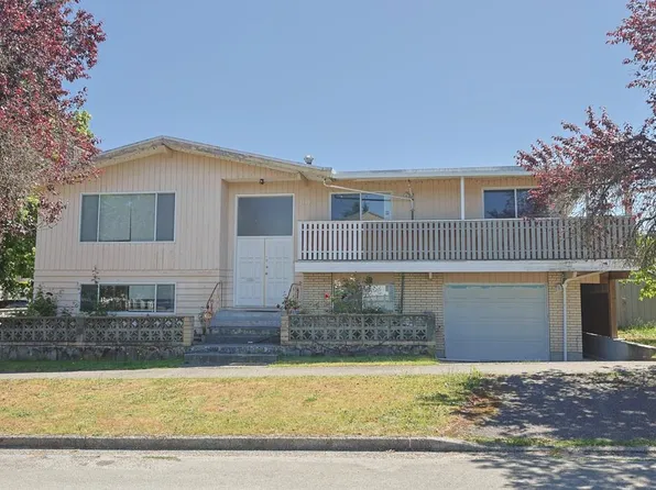 7310 Gladstone St, Vancouver, BC V5P 4G8