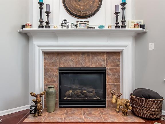 3rd image of 18813 English Ivy Dr