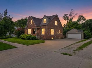 109 E Academy St, Hesston, KS 67062