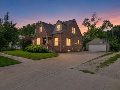 109 E Academy St, Hesston, KS, 67062