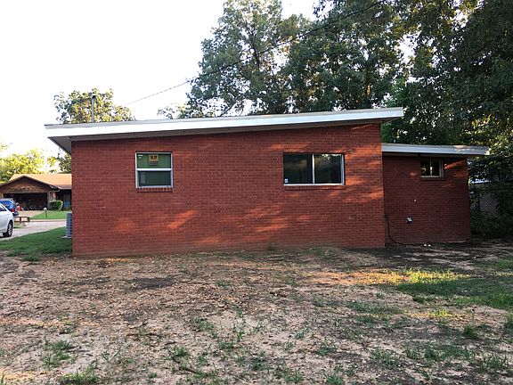 4th image of 2208 Shady Ln