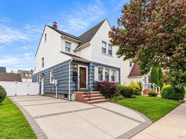 224 Oak Street, West Hempstead, NY 11552