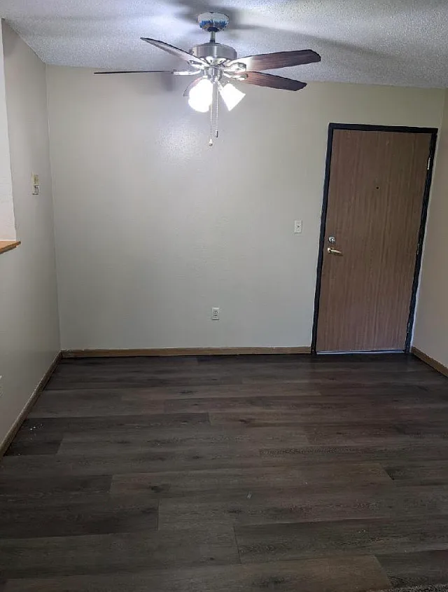 Meadow Wood Of Ames Apartment Building - 103 — Photo 4