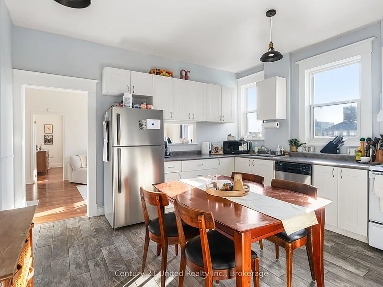 34 King St W #1 — Photo 8