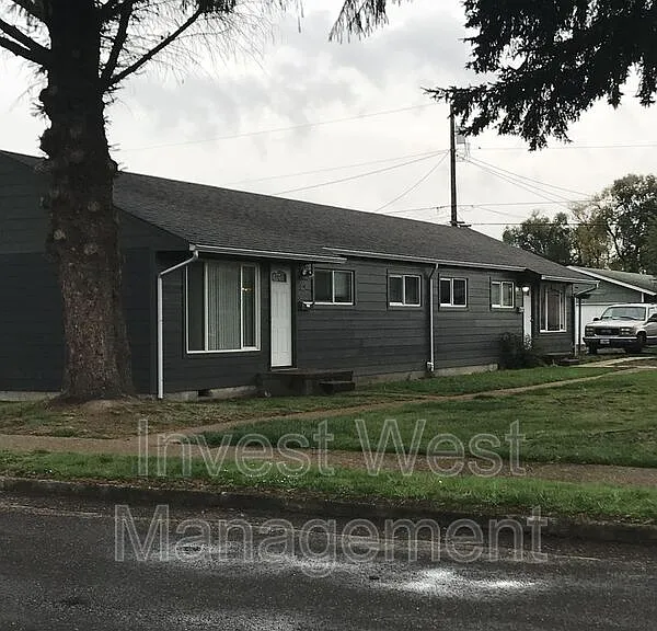 227 Cypress St — Photo 1