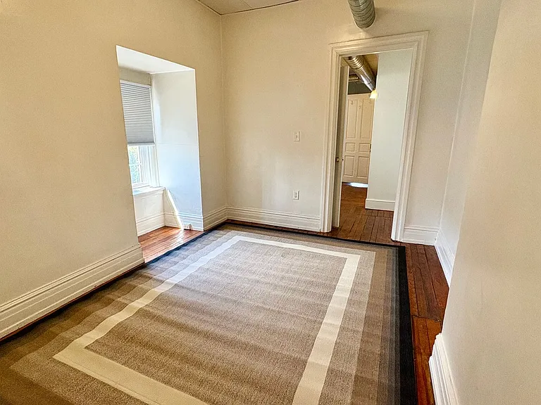 702 W King St-LDP — Photo 18