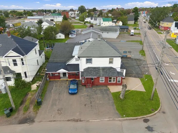 14 Spring St, Amherst, NS B4H 1R5