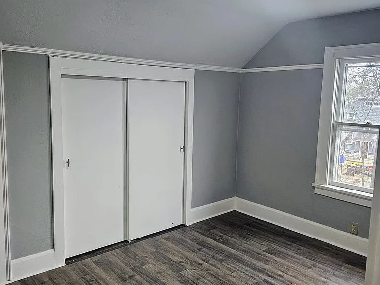 1306 Auburn Ct — Photo 3