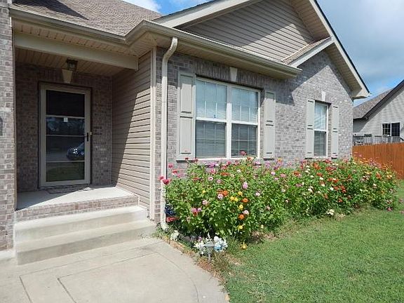 2nd image of 1560 Bonnie Blue Ave