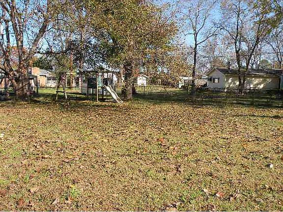 3rd image of 3304 Black Lake Cir