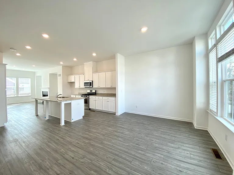 4270 Tifton Ln — Photo 1