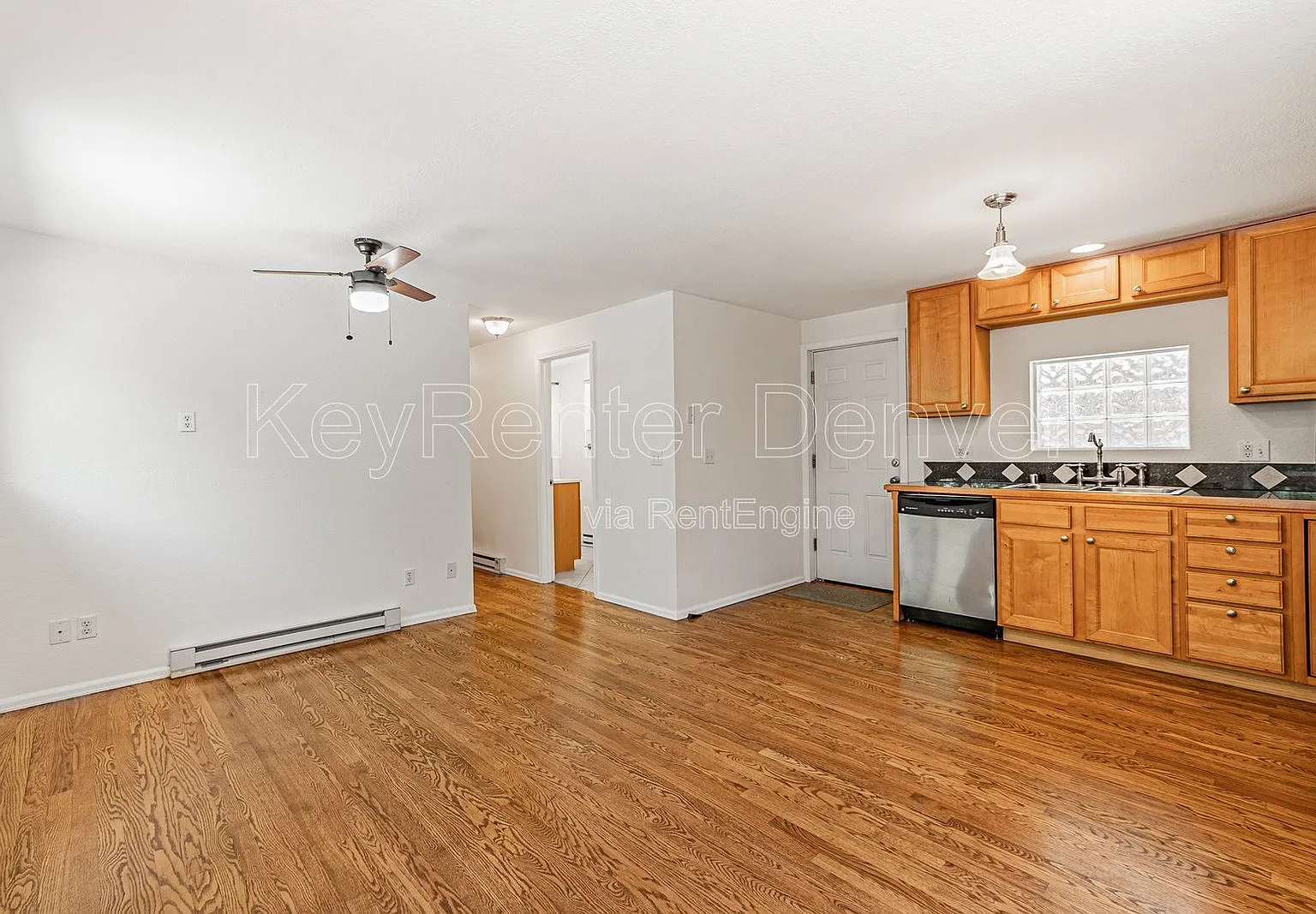 2 bed, 1.0 bath, 718 sqft, $1,900 — Photo 4