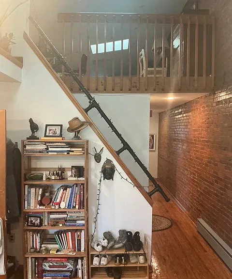 STEPS TO UPPER LEVEL