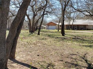 6483 County Road 434, Stockdale, TX 78160