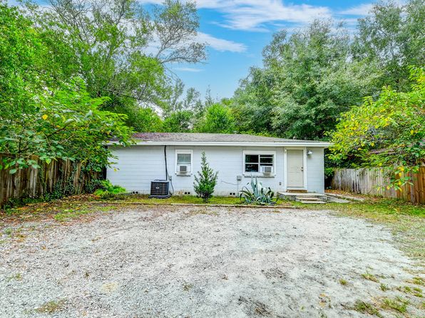 charleston-south-carolina-2079622815 picture